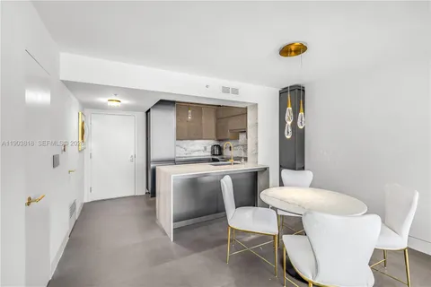 $839,000 | 1800 Sunset Harbour Drive, Unit 2105, Miami Beach, FL 33139