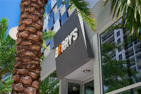 $839,000 | 1800 Sunset Harbour Drive, Unit 2105, Miami Beach, FL 33139