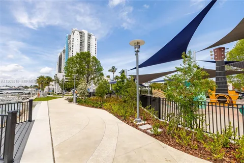 $839,000 | 1800 Sunset Harbour Drive, Unit 2105, Miami Beach, FL 33139