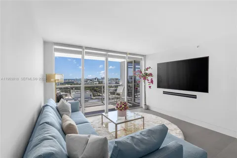 $839,000 | 1800 Sunset Harbour Drive, Unit 2105, Miami Beach, FL 33139