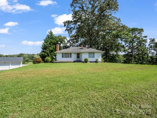 $300,000 | 256 School Road, Mill Spring, NC 28756
