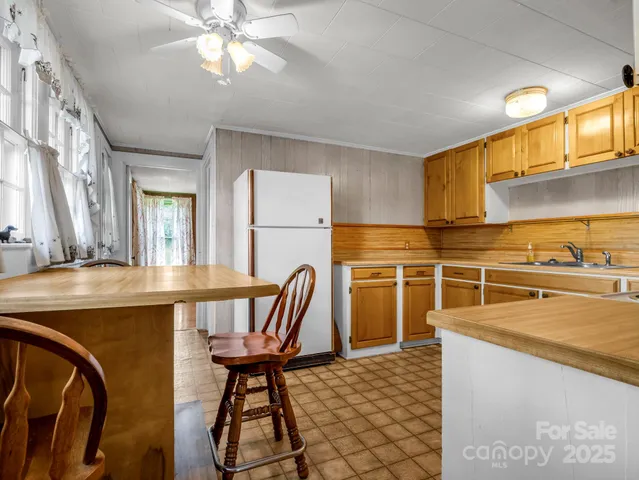 $325,000 | 256 School Road, Mill Spring, NC 28756