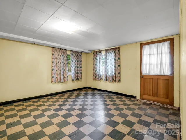 $325,000 | 256 School Road, Mill Spring, NC 28756