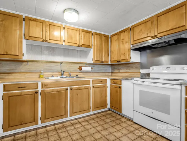 $325,000 | 256 School Road, Mill Spring, NC 28756