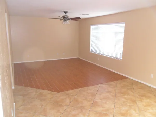 $1,995 | 25863 West Elizabeth Avenue, Buckeye, AZ 85326