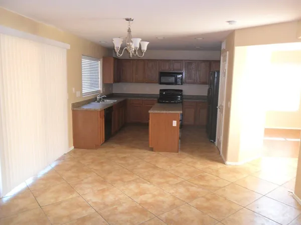 $1,995 | 25863 West Elizabeth Avenue, Buckeye, AZ 85326