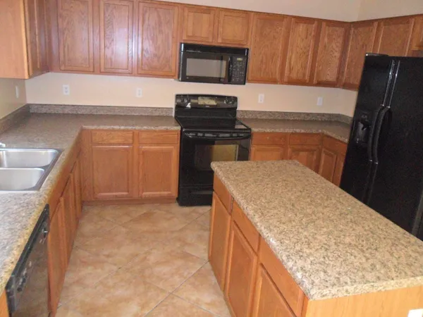 $1,995 | 25863 West Elizabeth Avenue, Buckeye, AZ 85326