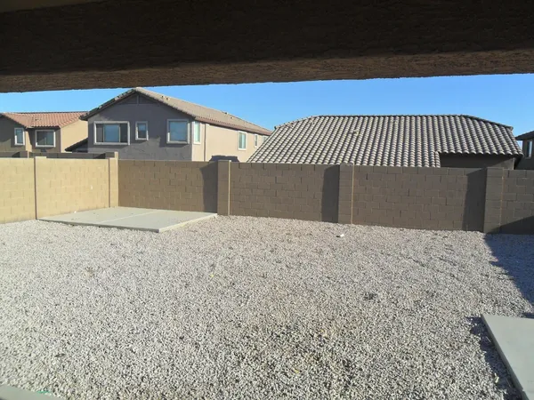 $1,995 | 25863 West Elizabeth Avenue, Buckeye, AZ 85326