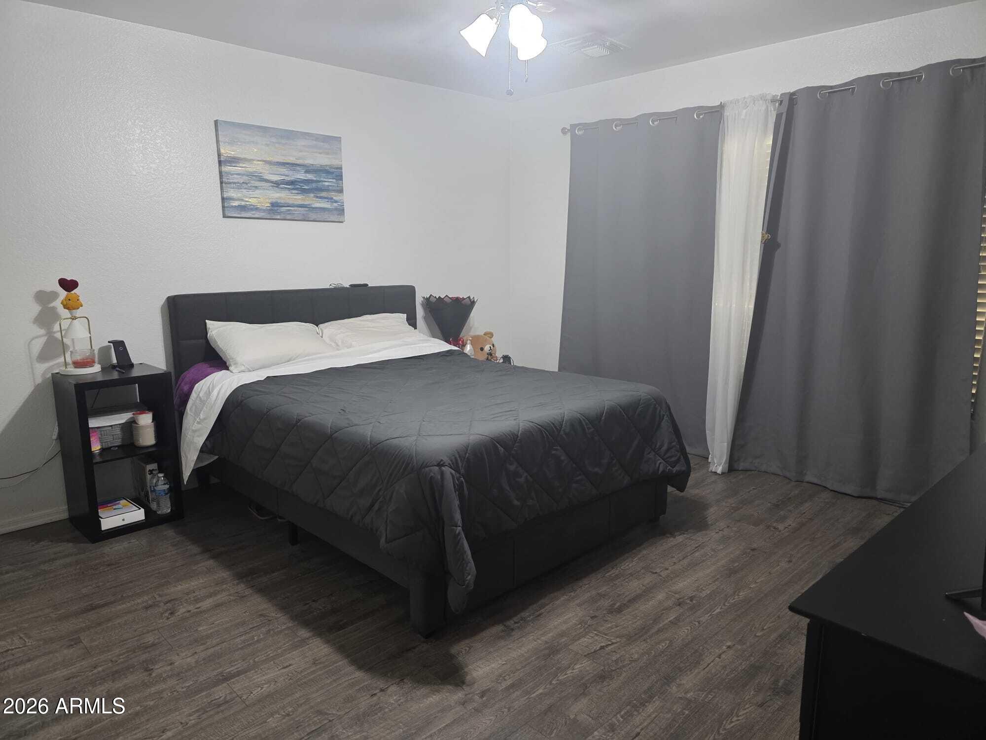 6427 West Cordes Road Phoenix, AZ 85043 - Photo 12 of 19 Master Bedroom