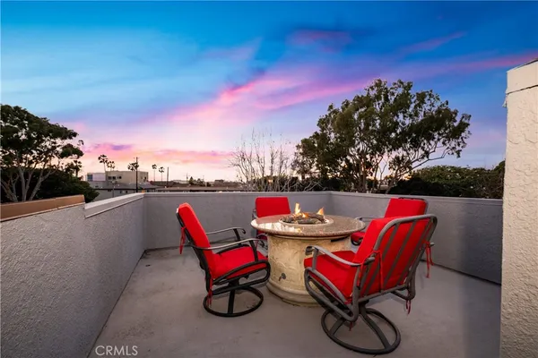 $2,700,000 | 1713 Electric Avenue, Seal Beach, CA 90740