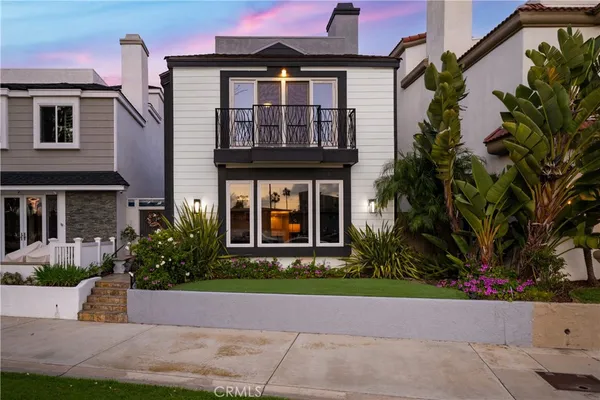 $2,700,000 | 1713 Electric Avenue, Seal Beach, CA 90740