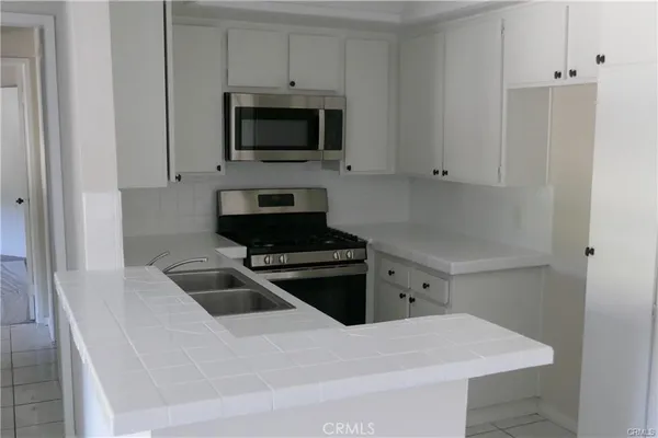 $2,795 | 700 West 3rd Street, Unit B206, Santa Ana, CA 92701