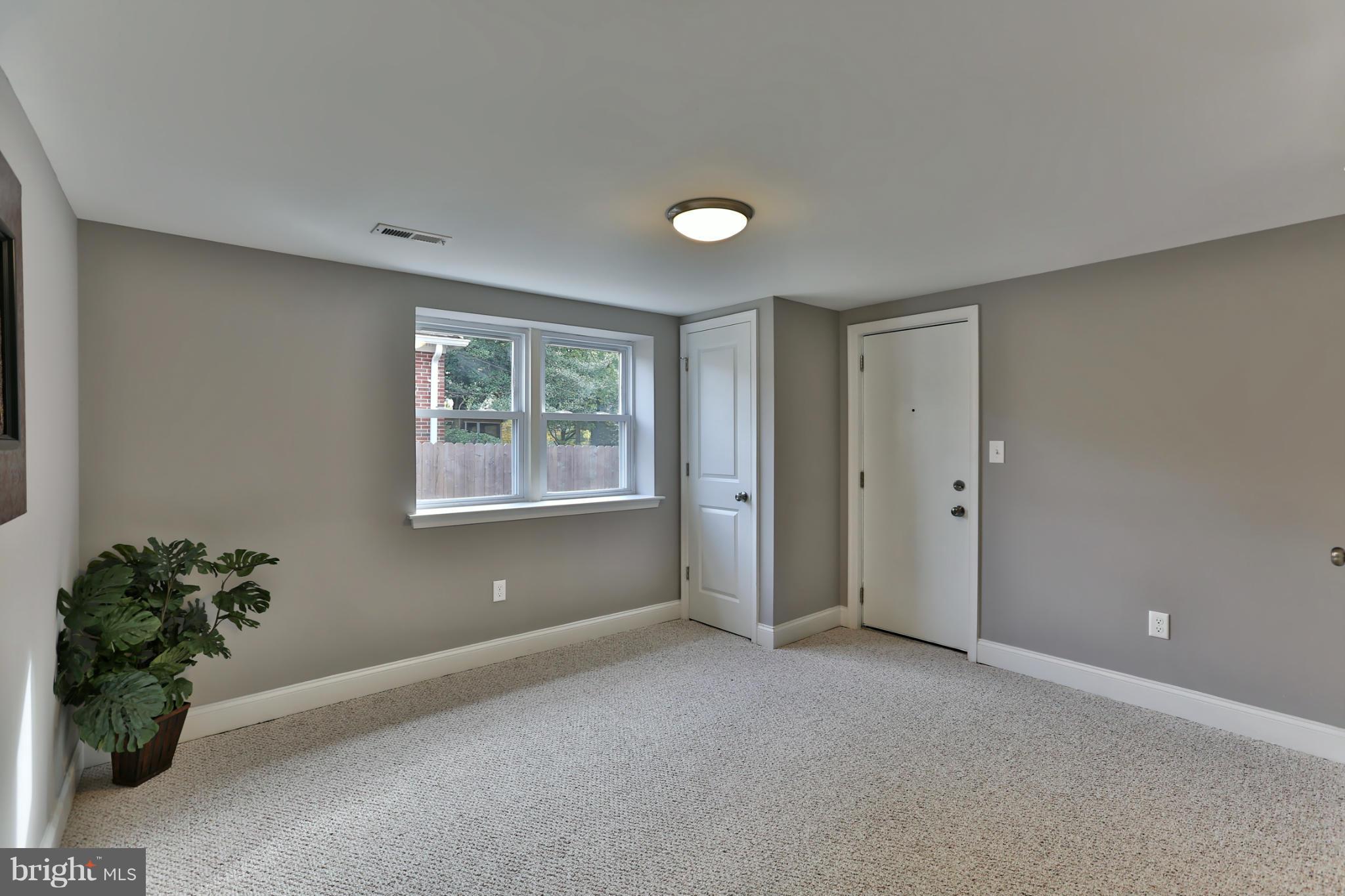 203 Hollen Road Baltimore, MD 21212 - Photo 22 of 30 a view of livingroom with window