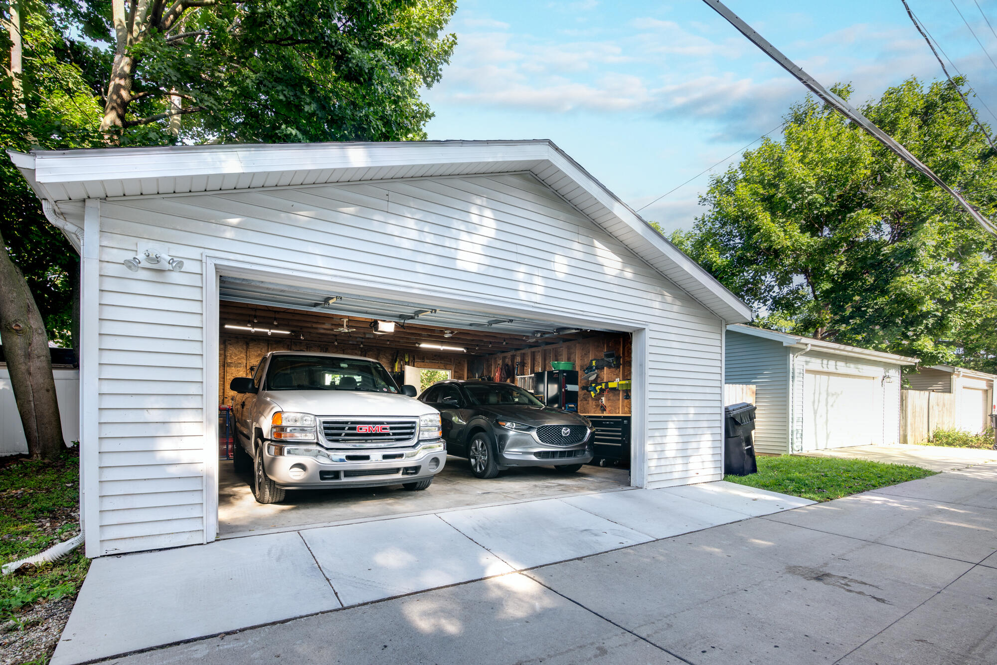 1110 Hayes Avenue Racine, WI 53405 - Photo 5 of 37 Garage1