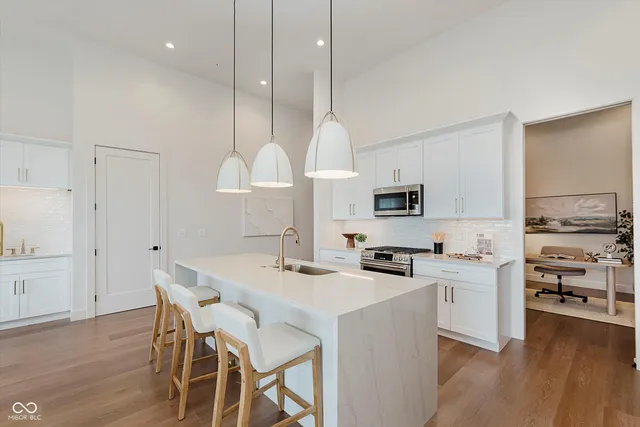 $845,000 | 1155 South Rangeline Road, Unit 502, Carmel, IN 46032