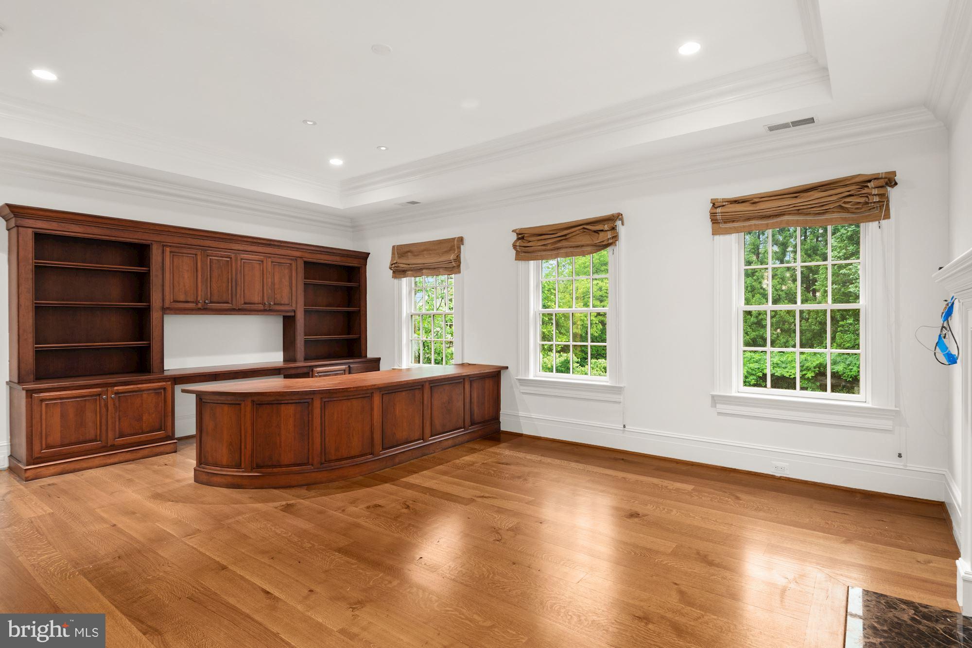 1107 Harvey Road McLean, VA 22101 - Photo 32 of 47 an empty room with furniture and windows