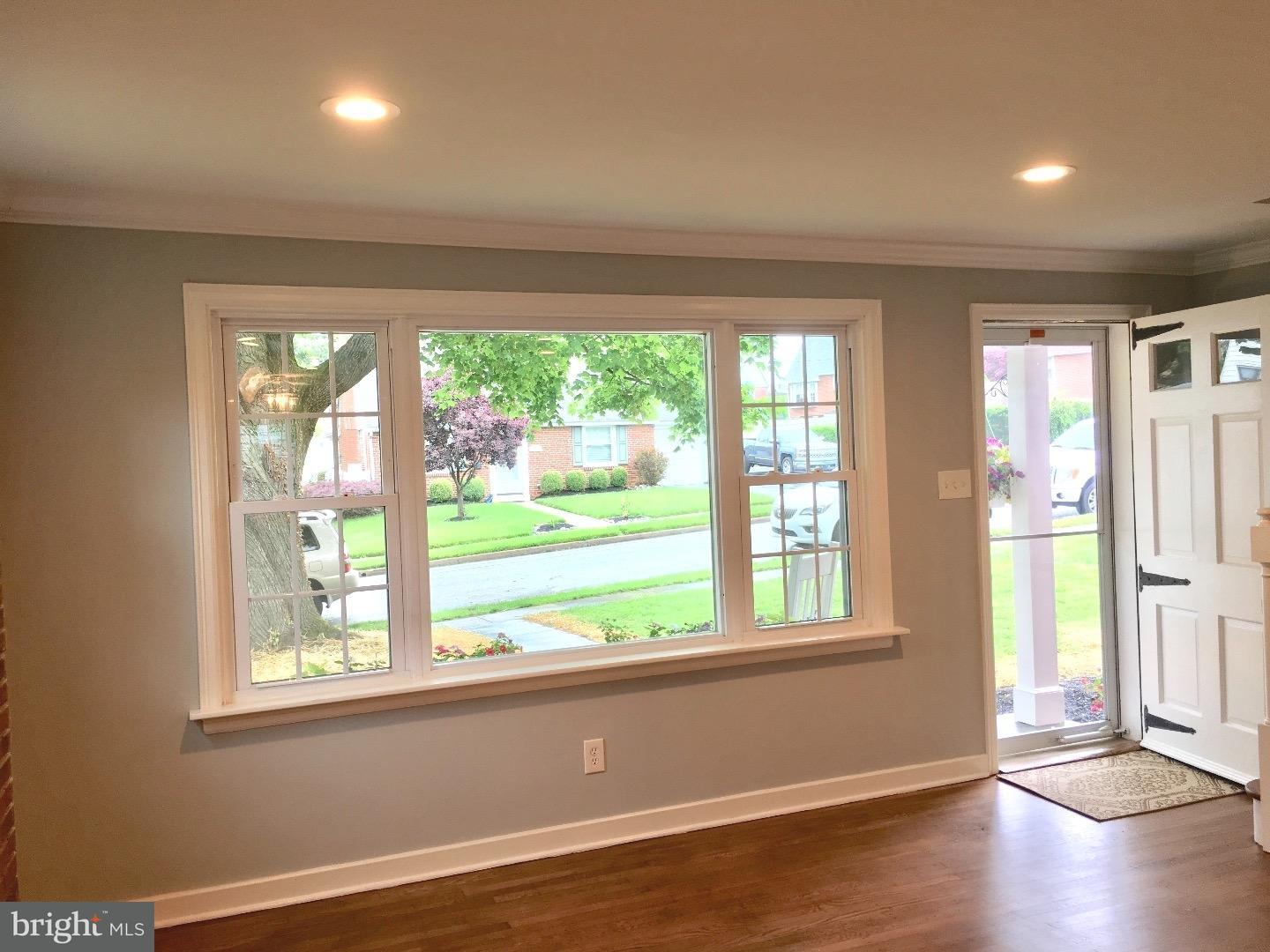 7 Hawthorne Road Broomall, PA 19008 - Photo 3 of 25 Living Room