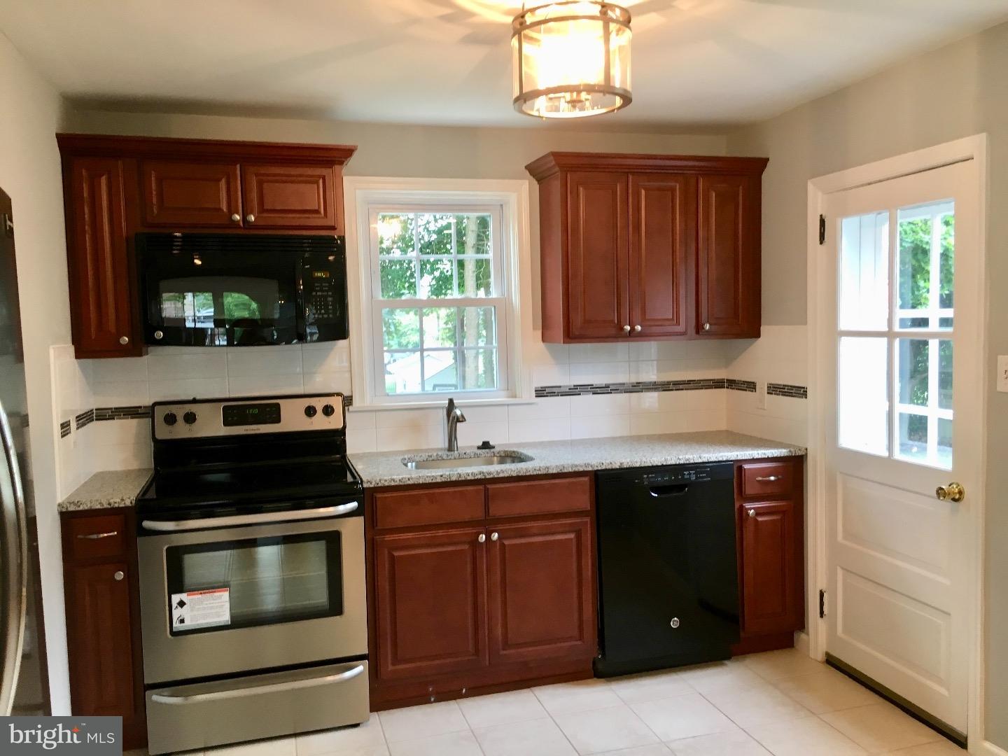 7 Hawthorne Road Broomall, PA 19008 - Photo 7 of 25 Kitchen