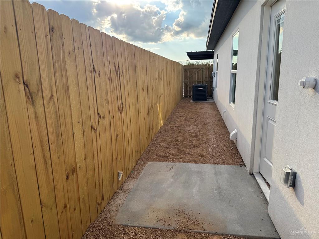 11509 North 25th Street, Unit C McAllen, TX 78504 - Photo 18 of 19 a view of a entryway