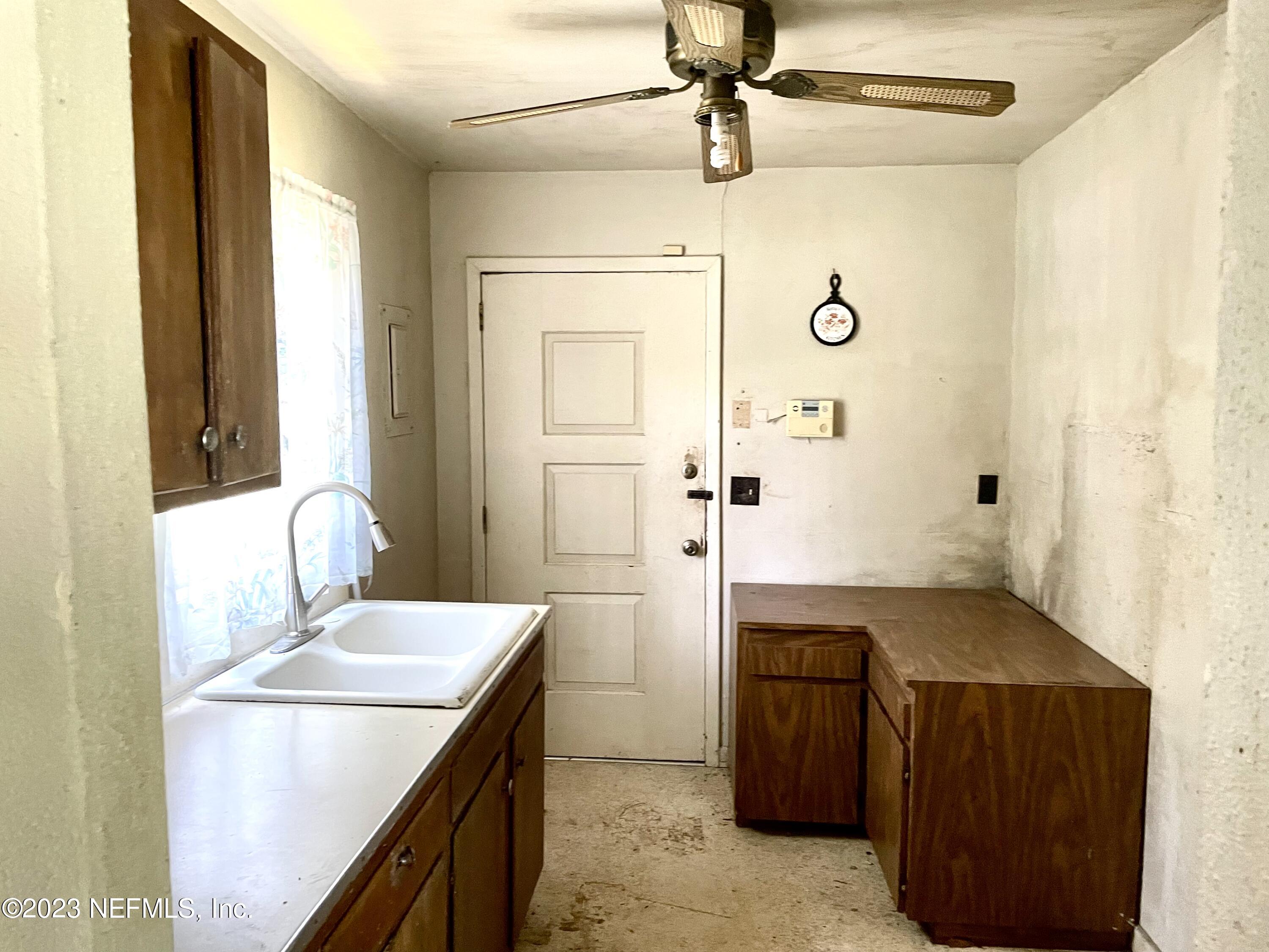6455 Bluebird Road Jacksonville, FL 32219 - Photo 6 of 15 Kitchen