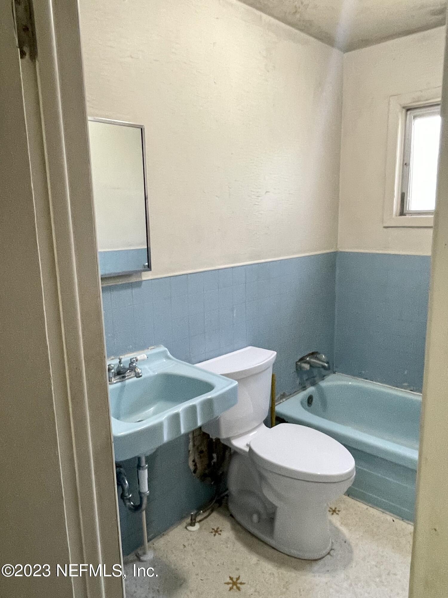 6455 Bluebird Road Jacksonville, FL 32219 - Photo 8 of 15 Bathroom