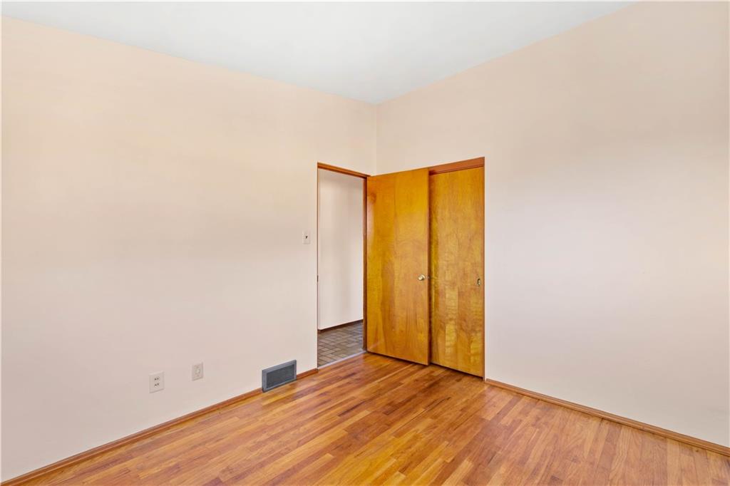 1195 Greentree Road Pittsburgh, PA 15220 - Photo 16 of 25 Gallery Image 16