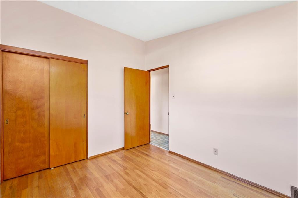 1195 Greentree Road Pittsburgh, PA 15220 - Photo 17 of 25 Gallery Image 17