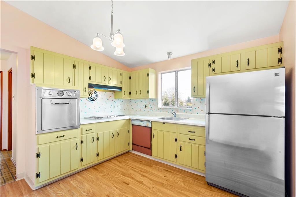 1195 Greentree Road Pittsburgh, PA 15220 - Photo 8 of 25 Gallery Image 8