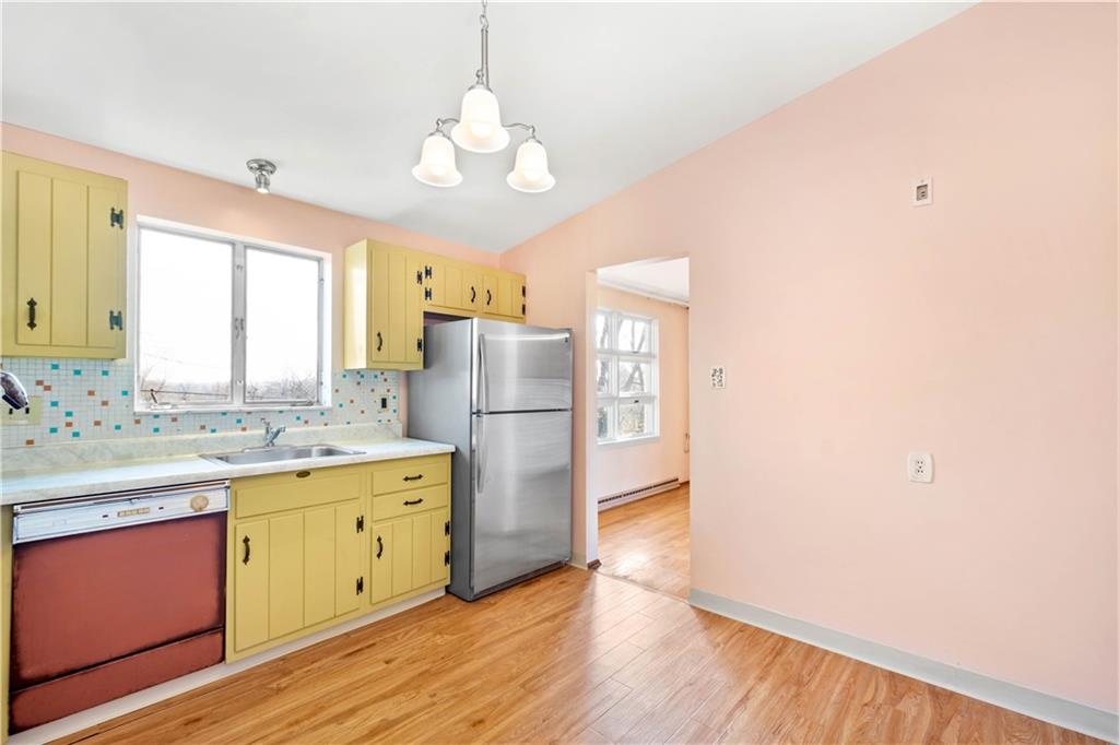 1195 Greentree Road Pittsburgh, PA 15220 - Photo 10 of 25 Gallery Image 10
