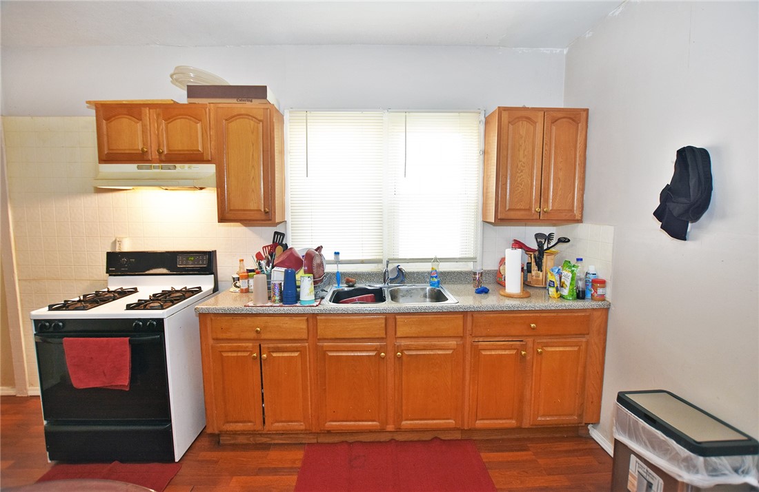 110 Holbrooke Street Rochester, NY 14621 - Photo 9 of 27