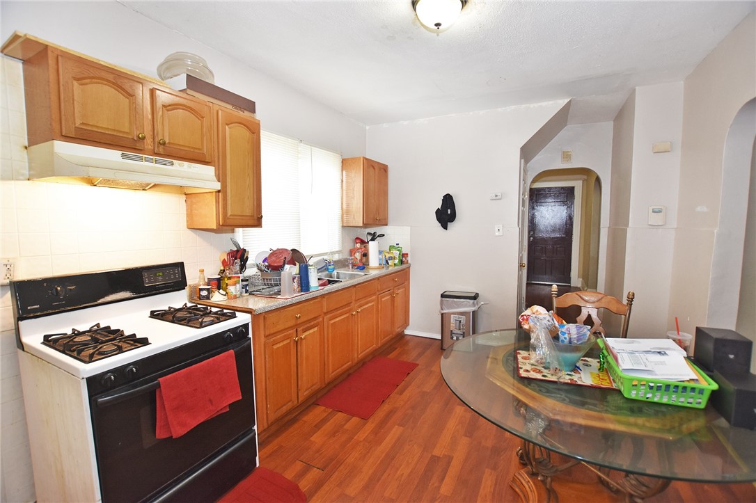 110 Holbrooke Street Rochester, NY 14621 - Photo 10 of 27