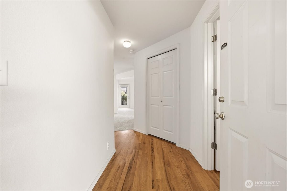 4726 Northeast 18th Place, Unit B Renton, WA 98059 - Photo 7 of 39
