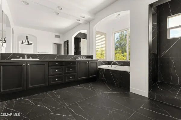 $2,250,000 | 912 Blackbourne Oak Park, Oak Park, CA 91377