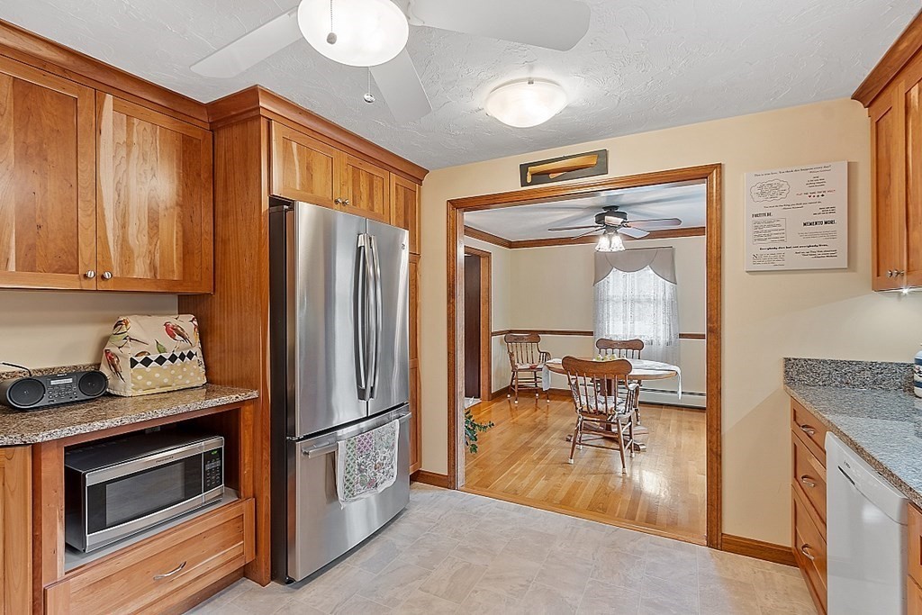 34 Elm Road Westford, MA 01886 - Photo 17 of 42 Gallery Image 17