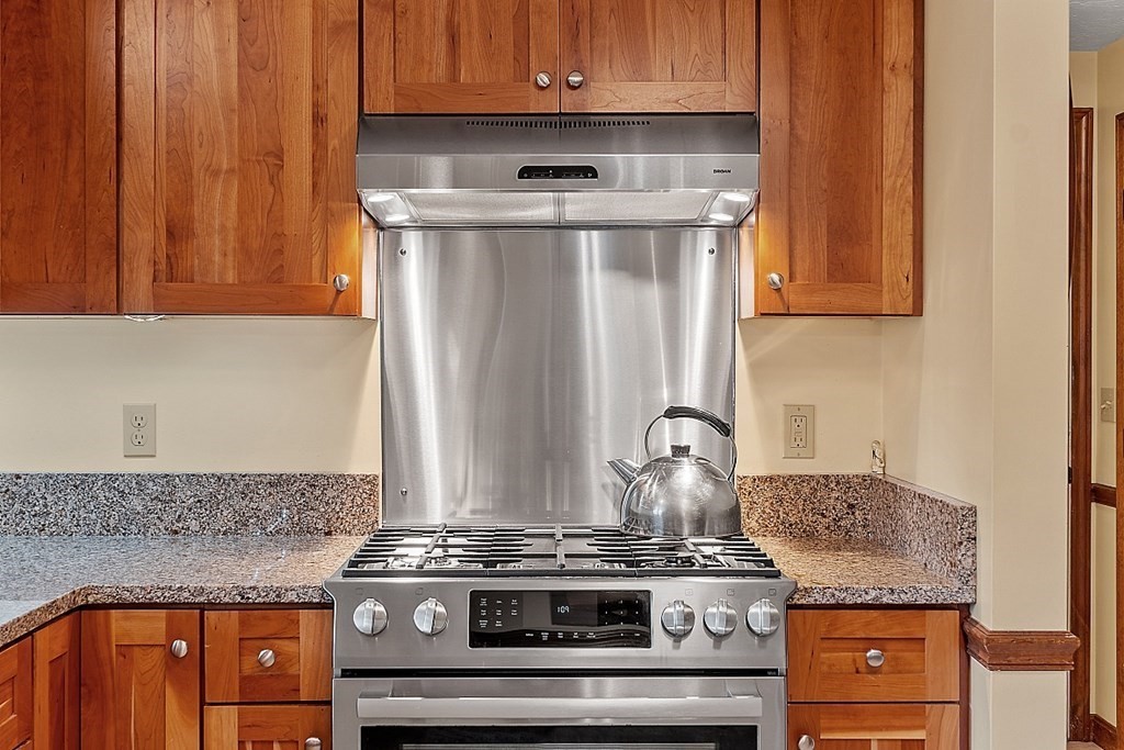 34 Elm Road Westford, MA 01886 - Photo 18 of 42 Gallery Image 18