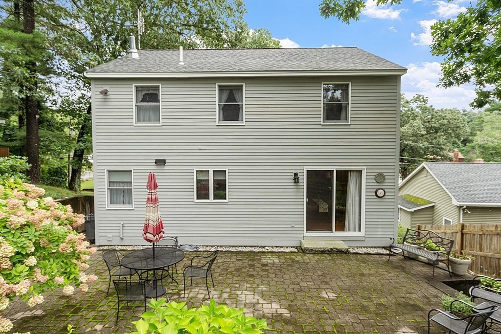 34 Elm Road Westford, MA 01886 - Photo 4 of 42 Gallery Image 4