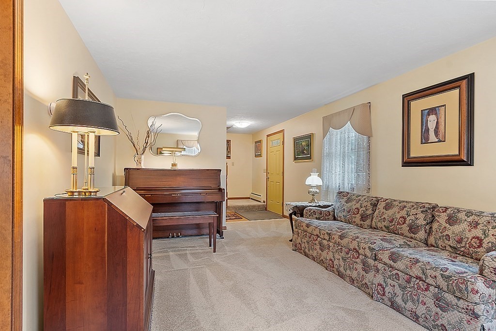 34 Elm Road Westford, MA 01886 - Photo 8 of 42 Gallery Image 8
