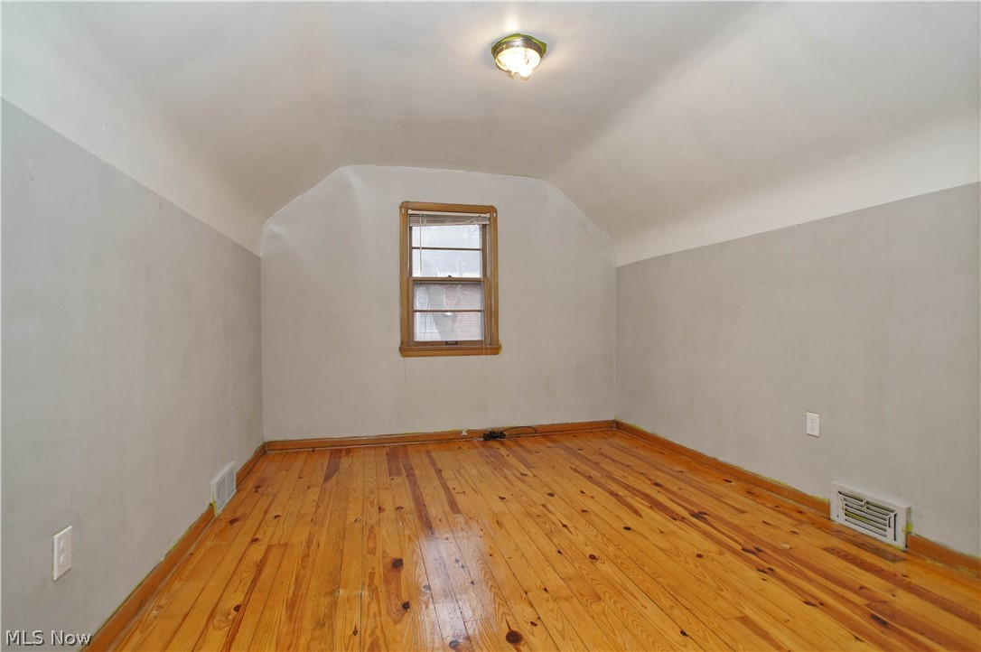 1675 Wood Road Cleveland Heights, OH 44121 - Photo 24 of 32