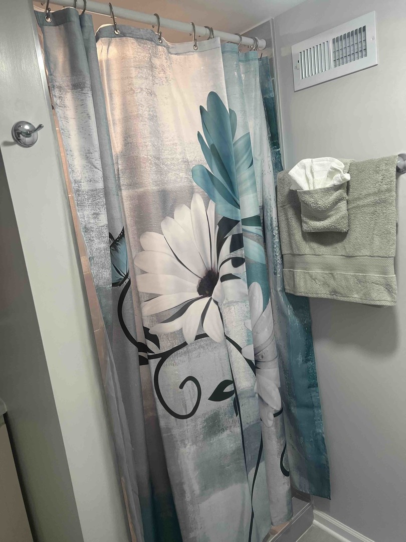 10434 South Wentworth Avenue, Unit GARDEN Chicago, IL 60628 - Photo 6 of 14 a bathroom with a sink toilet and shower