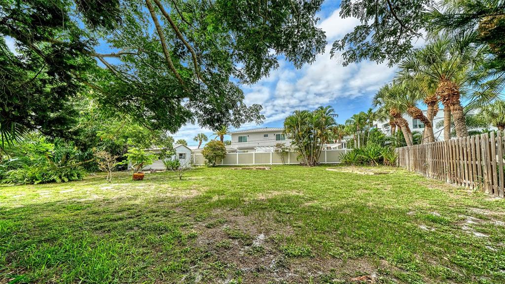 621 Alhambra Road Venice, FL 34285 - Photo 37 of 53