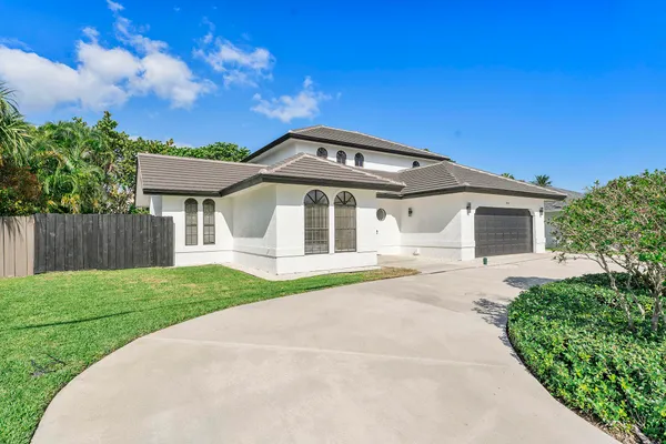 $8,000 | 150 Lucina Drive, Hypoluxo, FL 33462