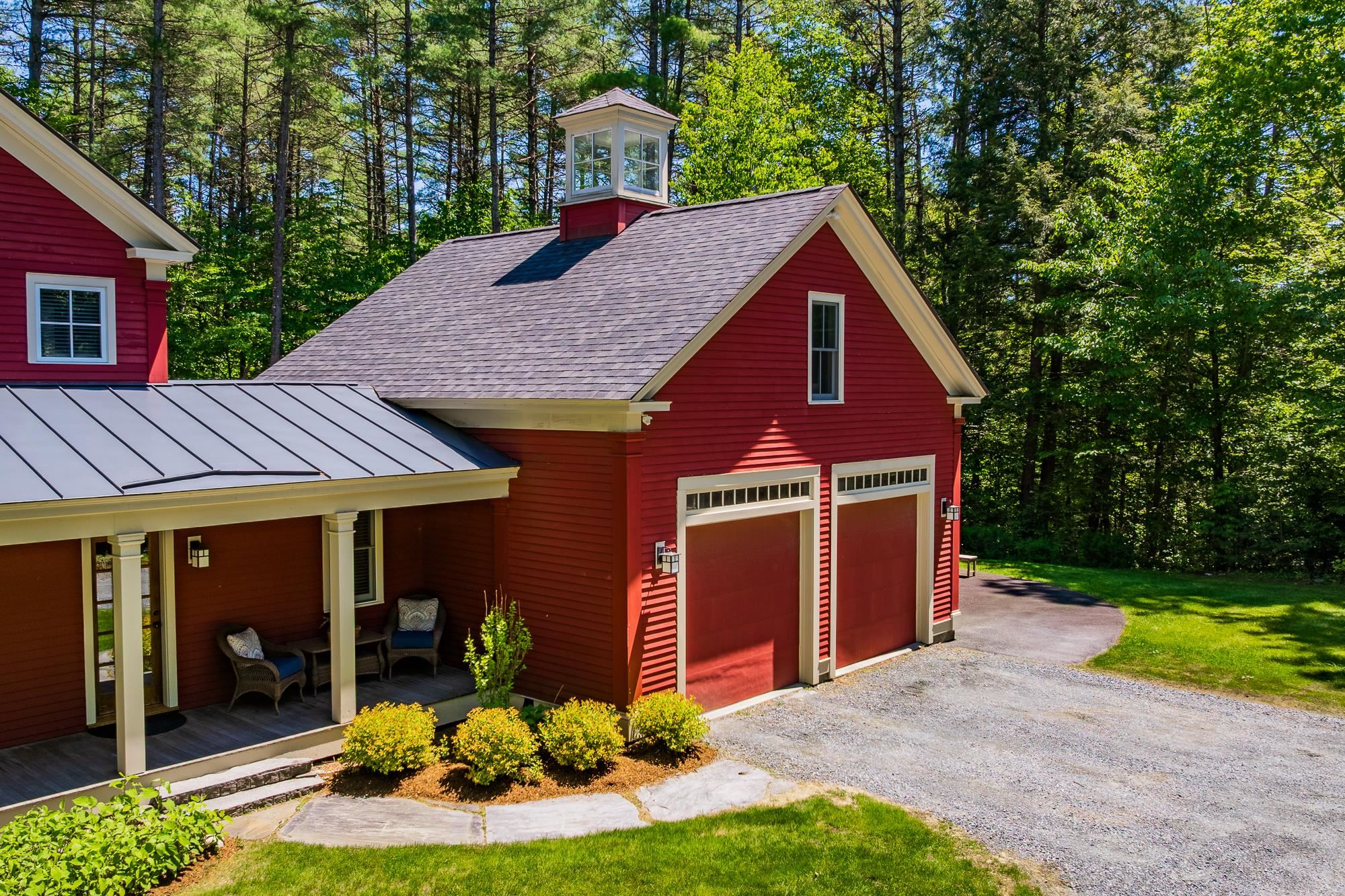 292 Hard Road Hartford, VT 05059 - Photo 4 of 60