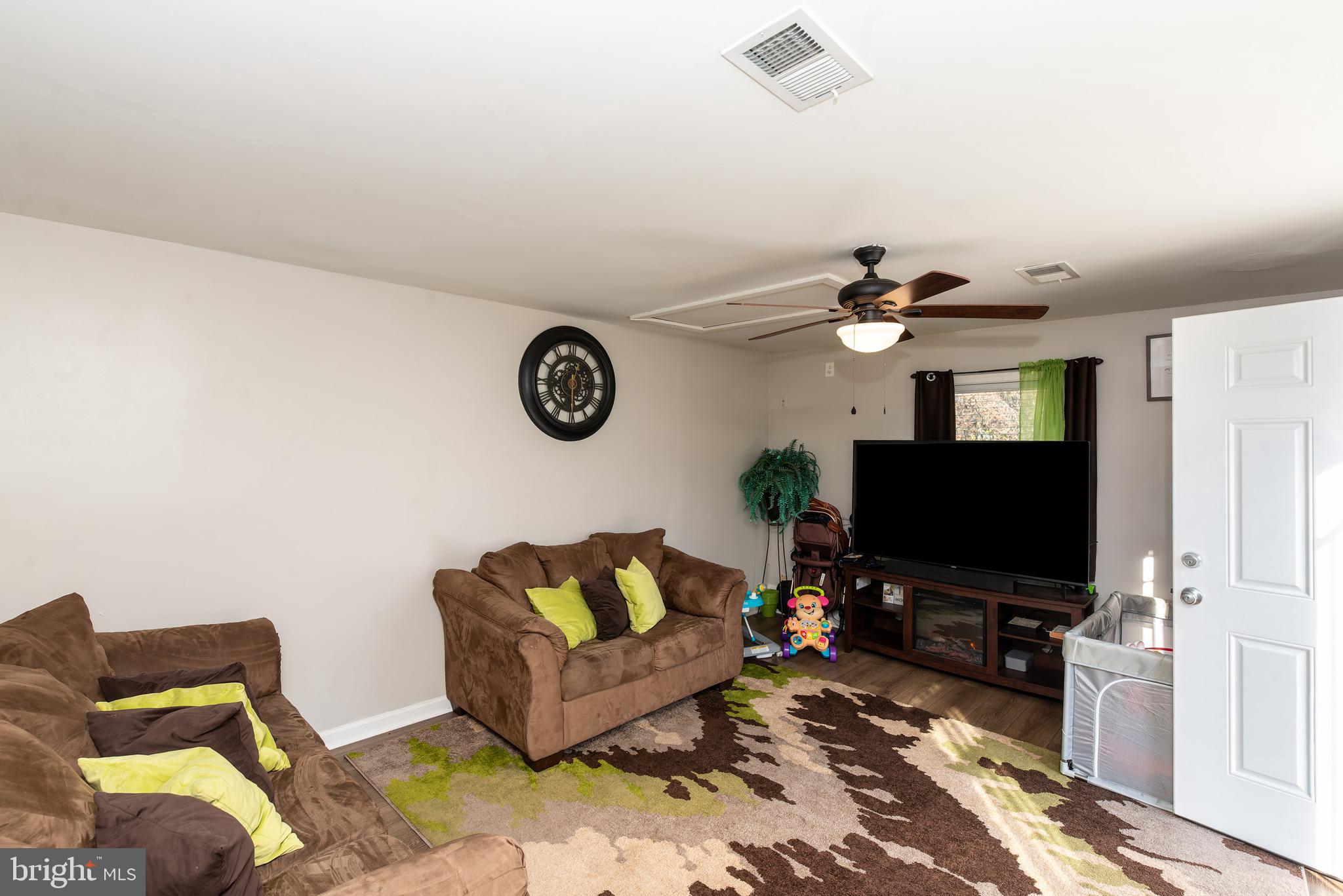 421 East Maple Avenue Lindenwold, NJ 08021 - Photo 17 of 40