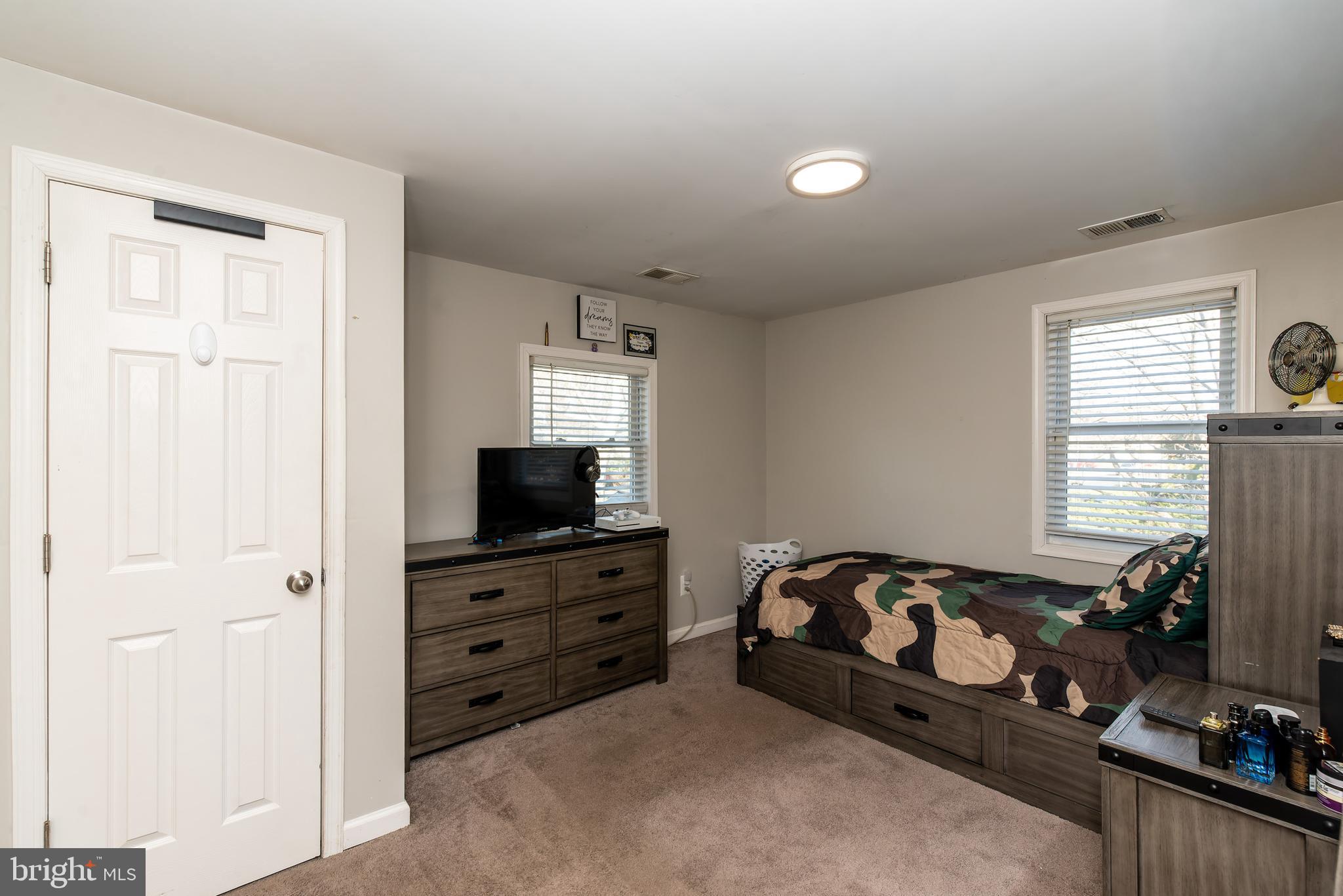 421 East Maple Avenue Lindenwold, NJ 08021 - Photo 29 of 40 2nd first floor bedroom generous size