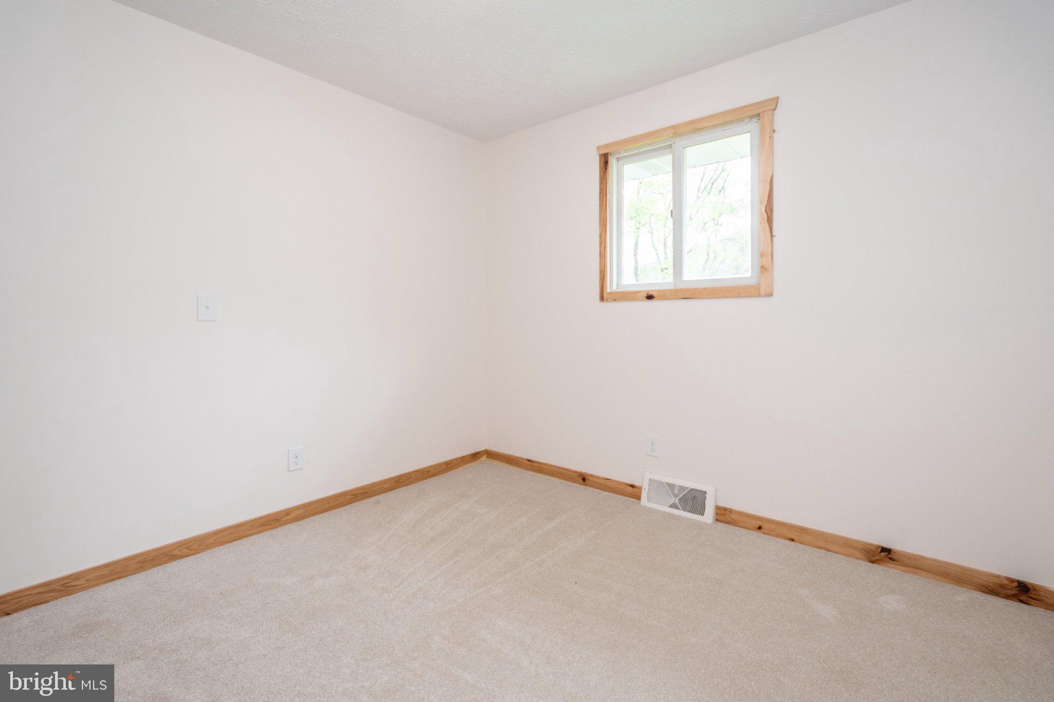 2155 Jennings Road Grantsville, MD 21536 - Photo 33 of 39 Bright and airy bedroom.