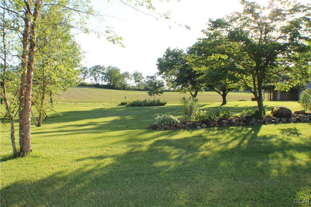 8435 Valley View Road Northampton, PA 18067 - Photo 7 of 49 Gallery Image 7