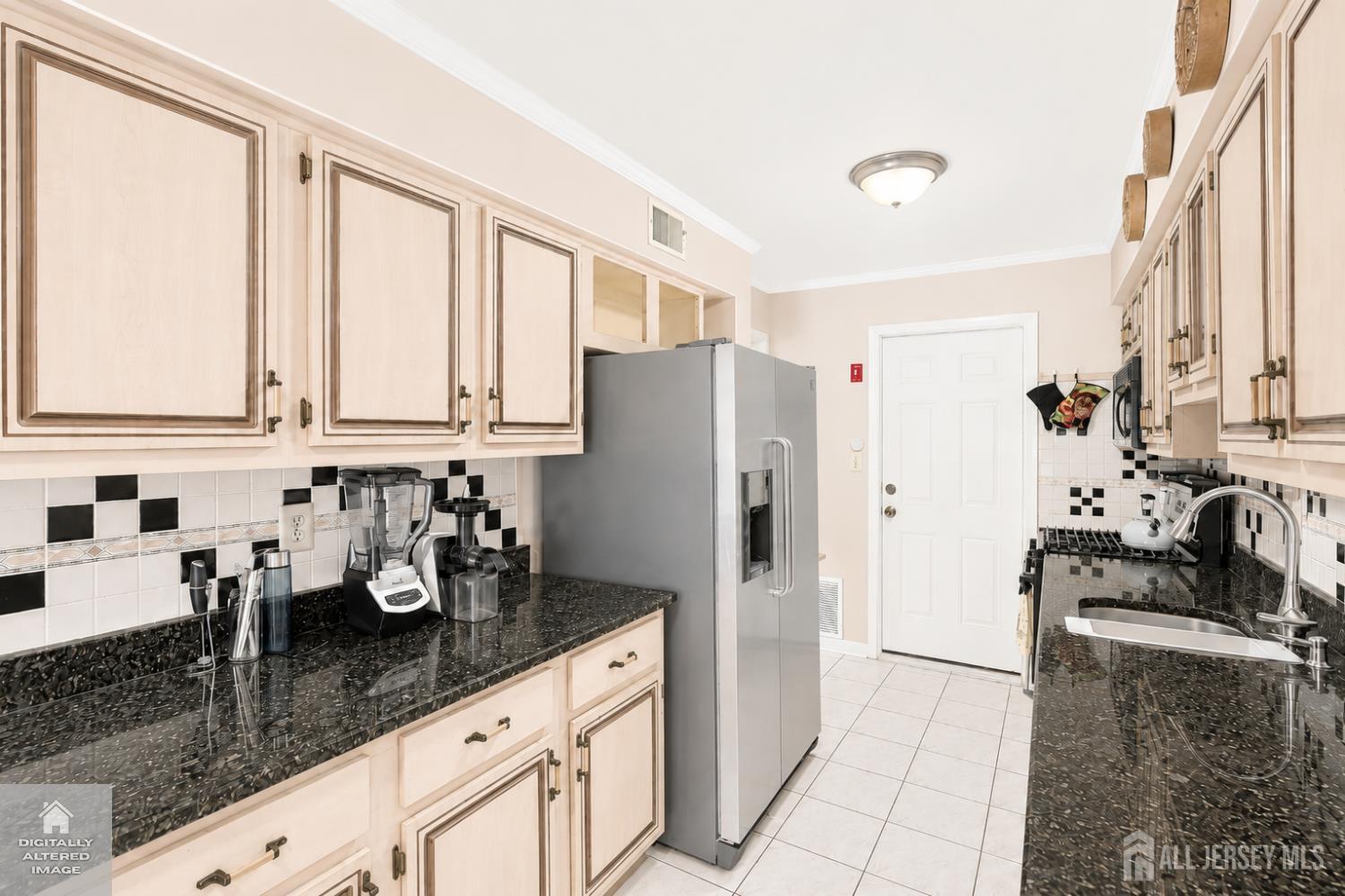 76 Lexington Circle Matawan, NJ 07747 - Photo 6 of 18
