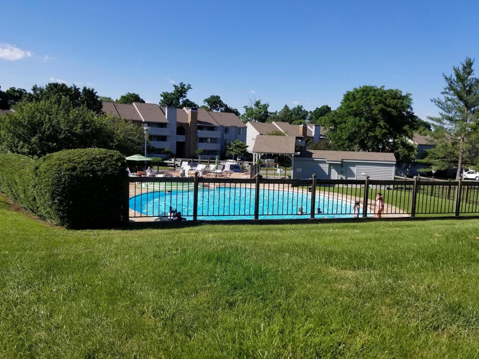 2419 Post Oak Road Salem, VA 24153 - Photo 2 of 2 pool