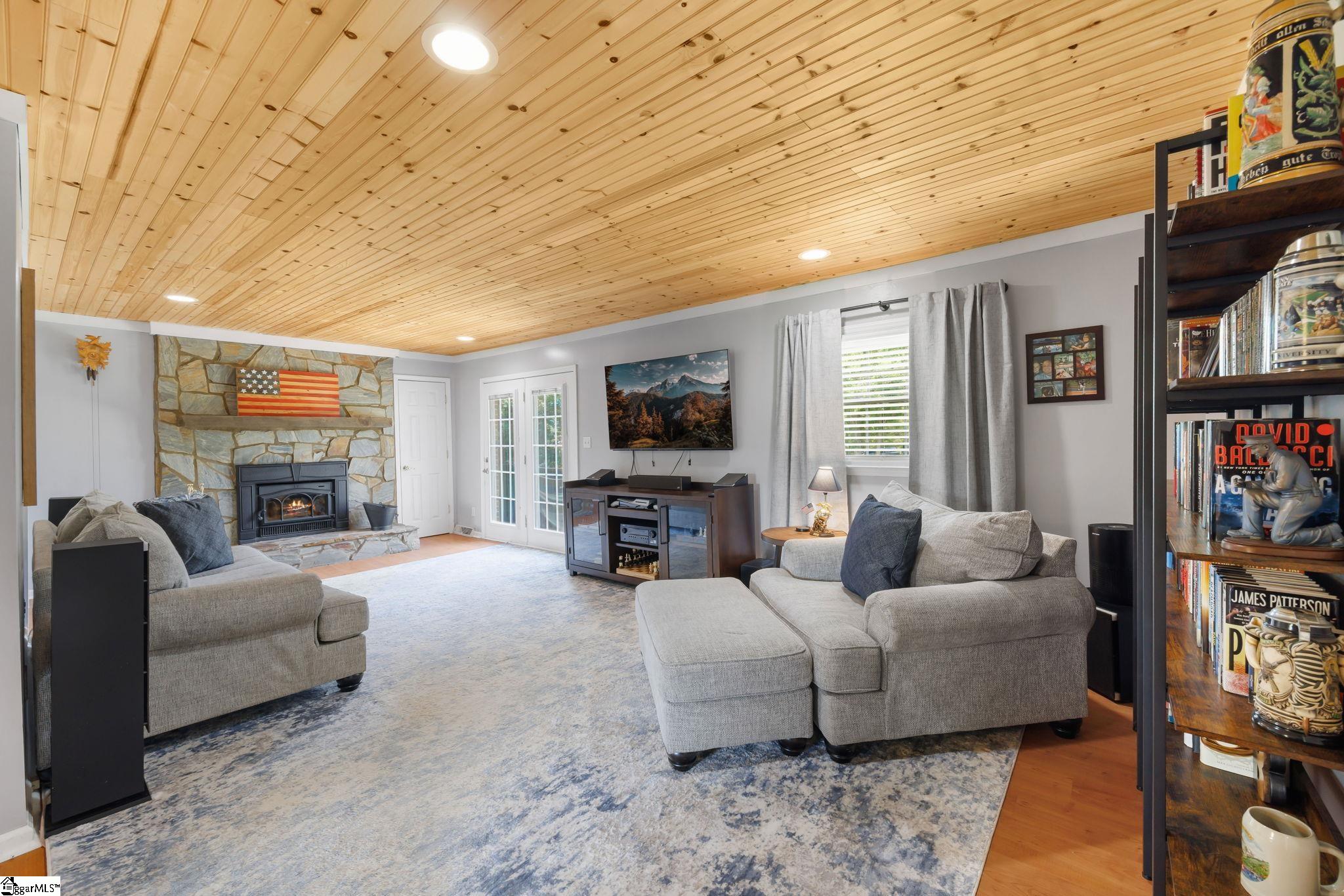 623 West Ridgeway Road Honea Path, SC 29654 - Photo 8 of 46