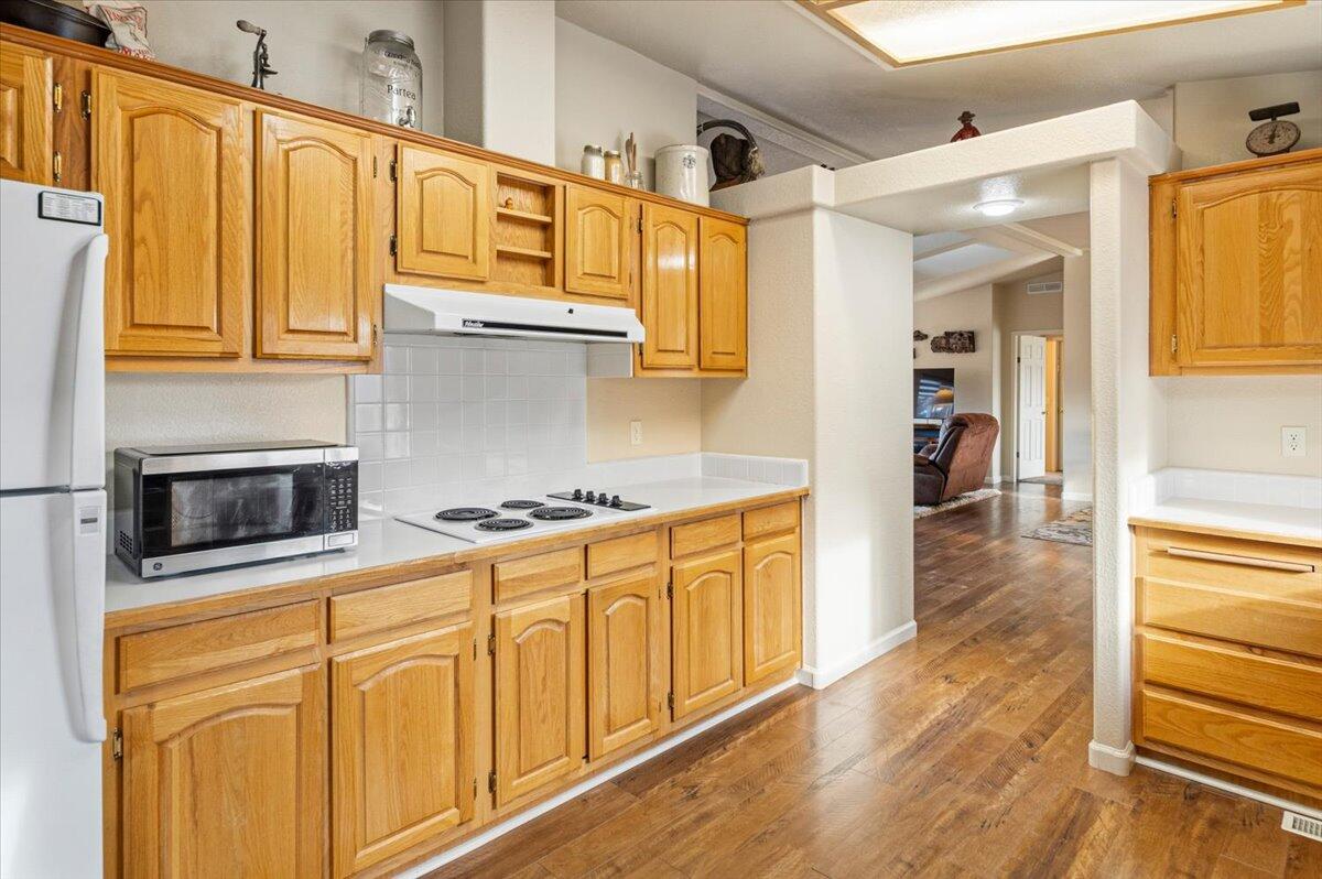 1875 Northeast 6th Street Redmond, OR 97756 - Photo 11 of 33